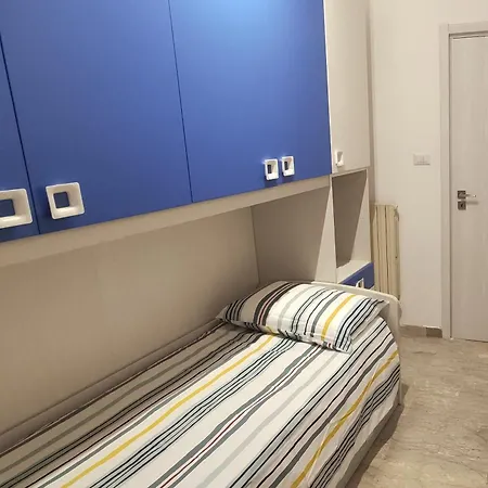 Hill Apartment *
